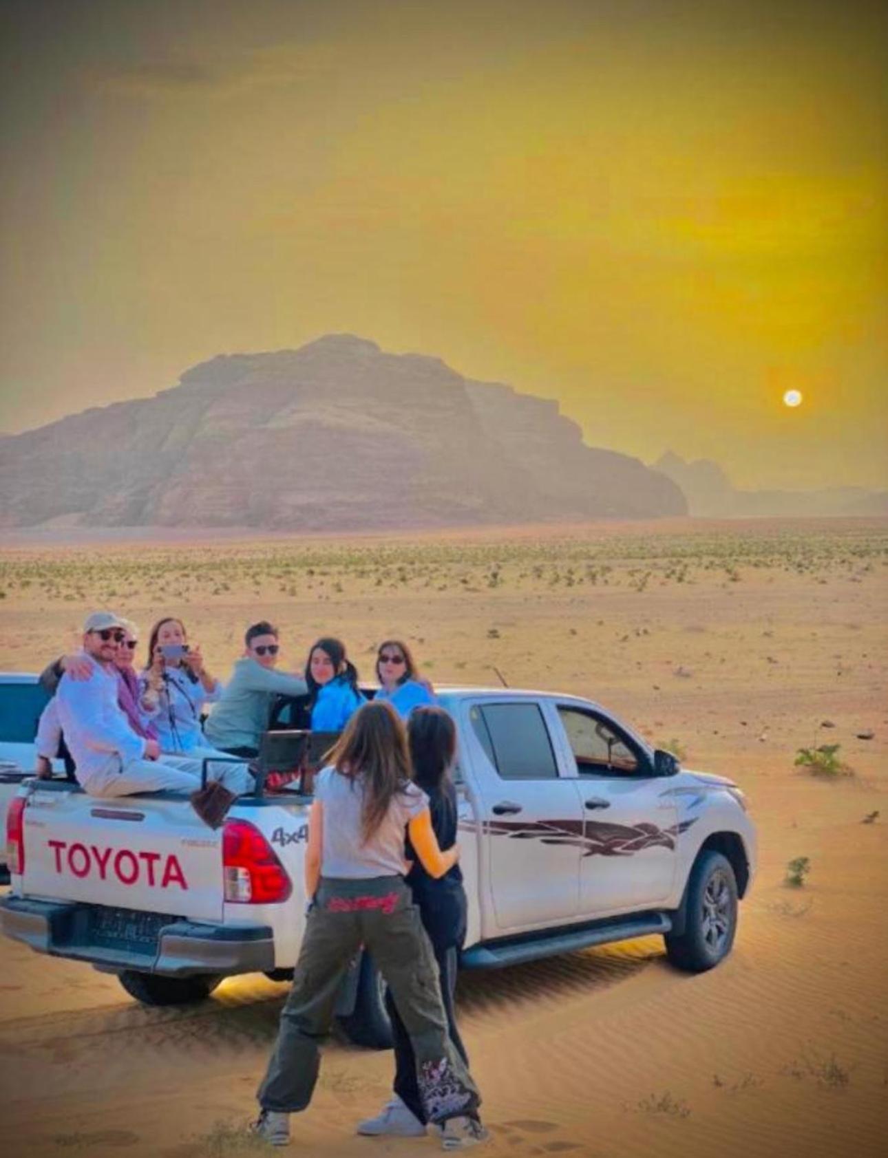 Rum Mountain Luxury Camp Aparthotel Wadi Rum Exterior photo
